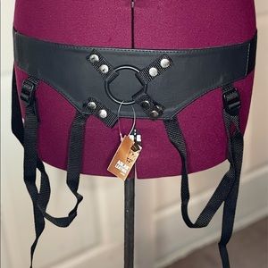 Black leather strap-on harness by Aslan Leather NWT queer lgbt trans ftm fetish